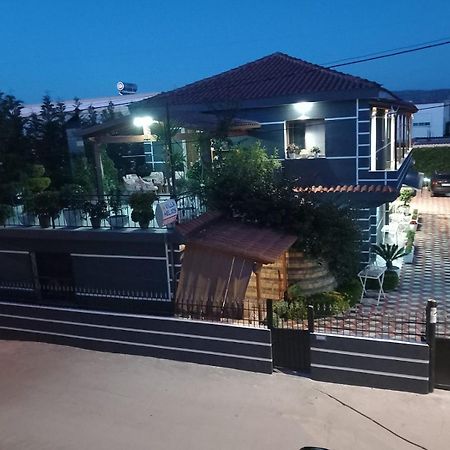 Villa Heljos Apartaments Vlorë Exteriör bild