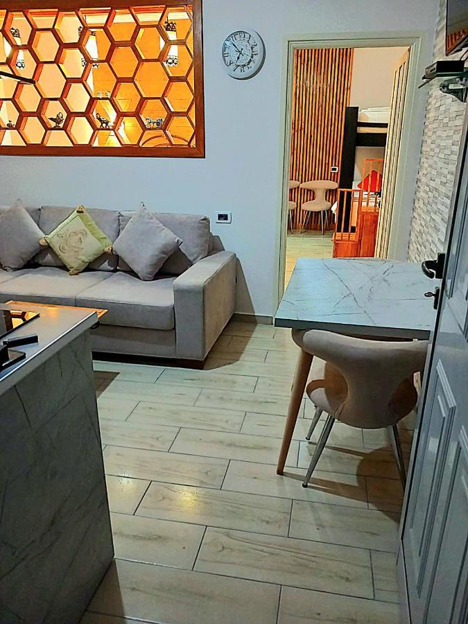 Villa Heljos Apartaments Vlorë Exteriör bild