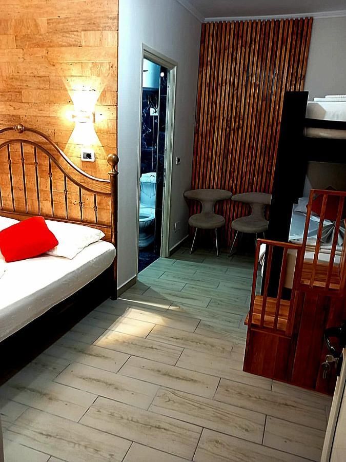 Villa Heljos Apartaments Vlorë Exteriör bild