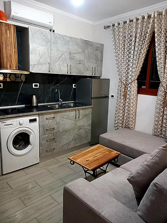 Villa Heljos Apartaments Vlorë Exteriör bild