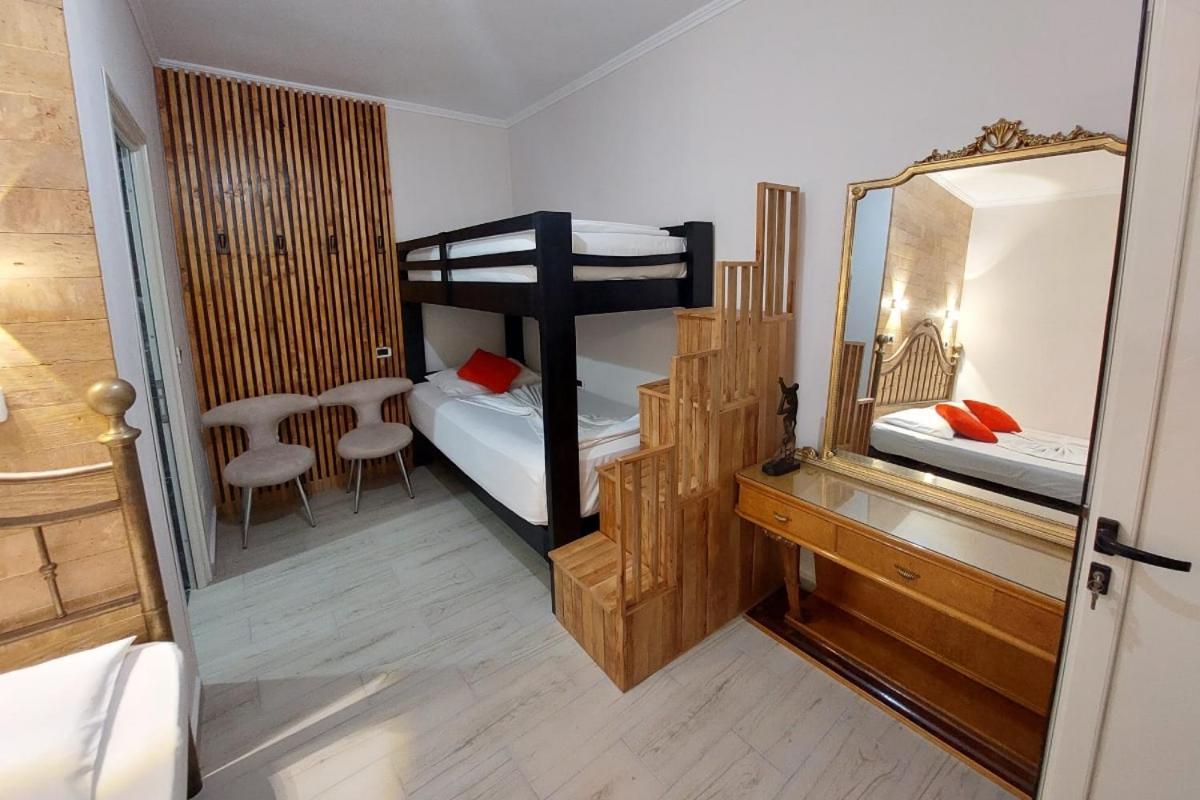 Villa Heljos Apartaments Vlorë Exteriör bild