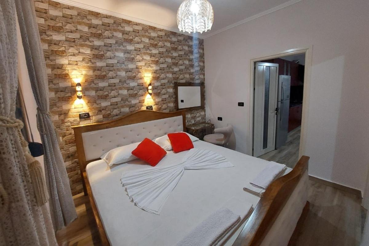 Villa Heljos Apartaments Vlorë Exteriör bild