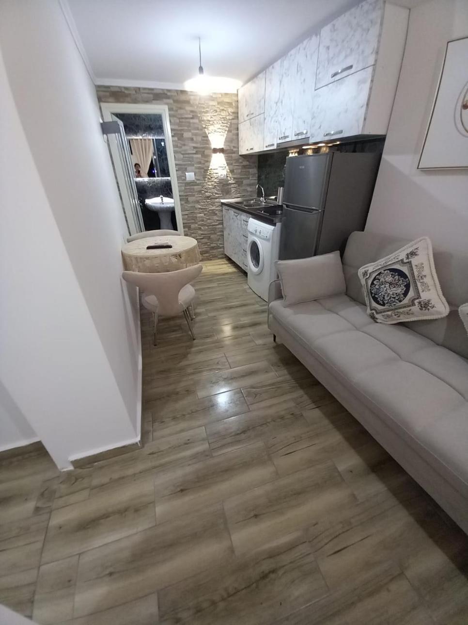 Villa Heljos Apartaments Vlorë Rum bild