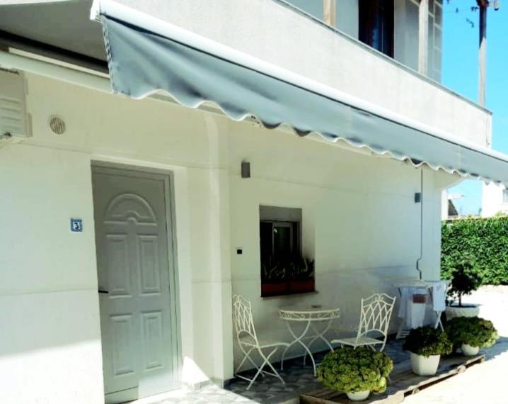 Villa Heljos Apartaments Vlorë Exteriör bild
