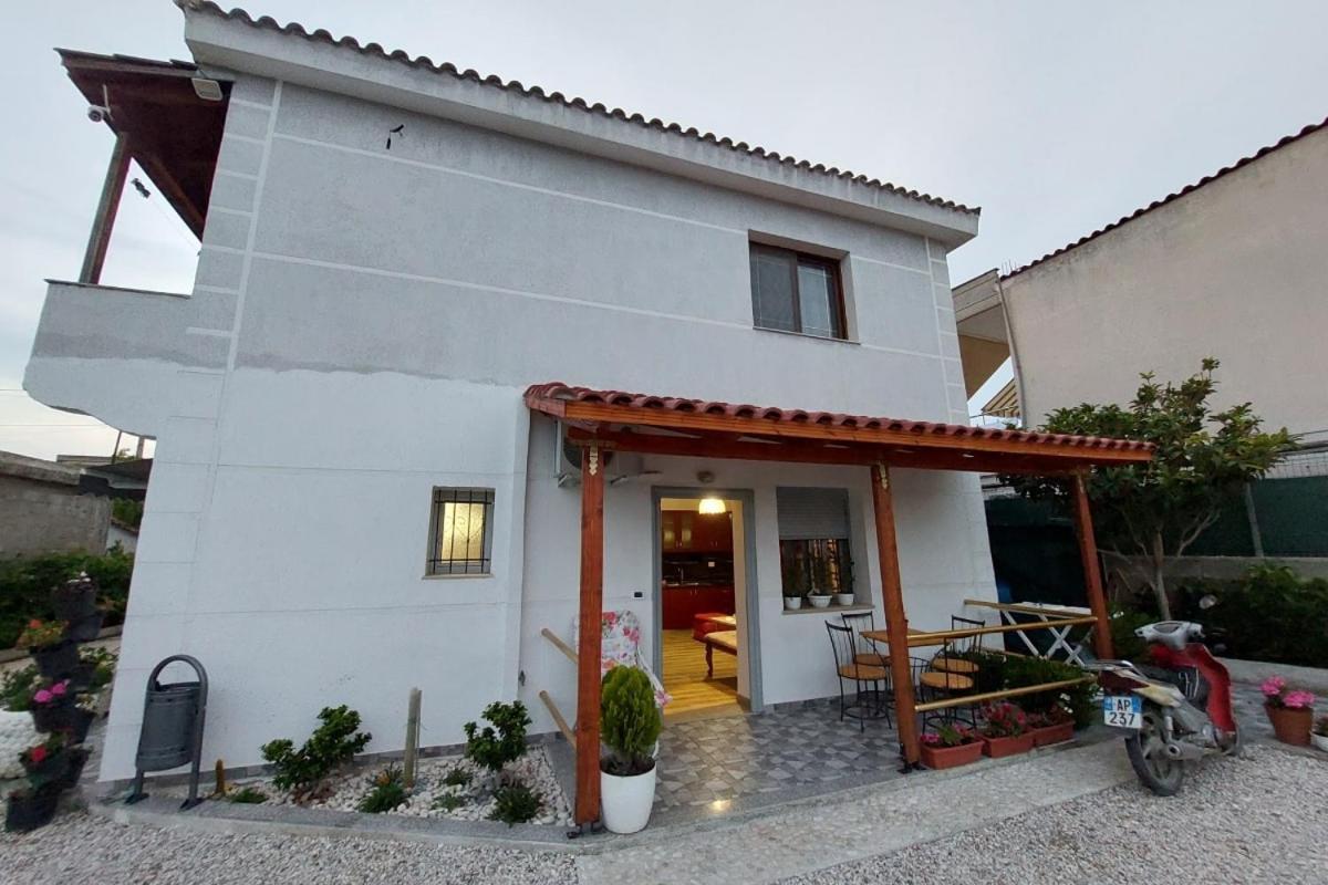 Villa Heljos Apartaments Vlorë Rum bild