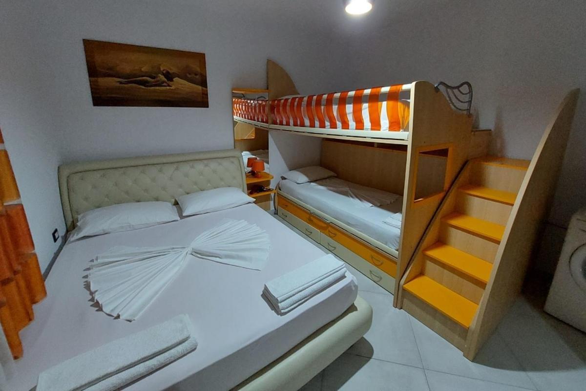 Villa Heljos Apartaments Vlorë Rum bild