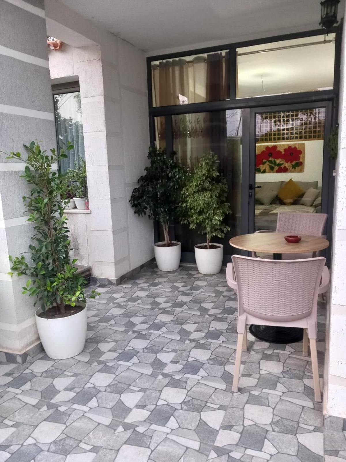 Villa Heljos Apartaments Vlorë Rum bild