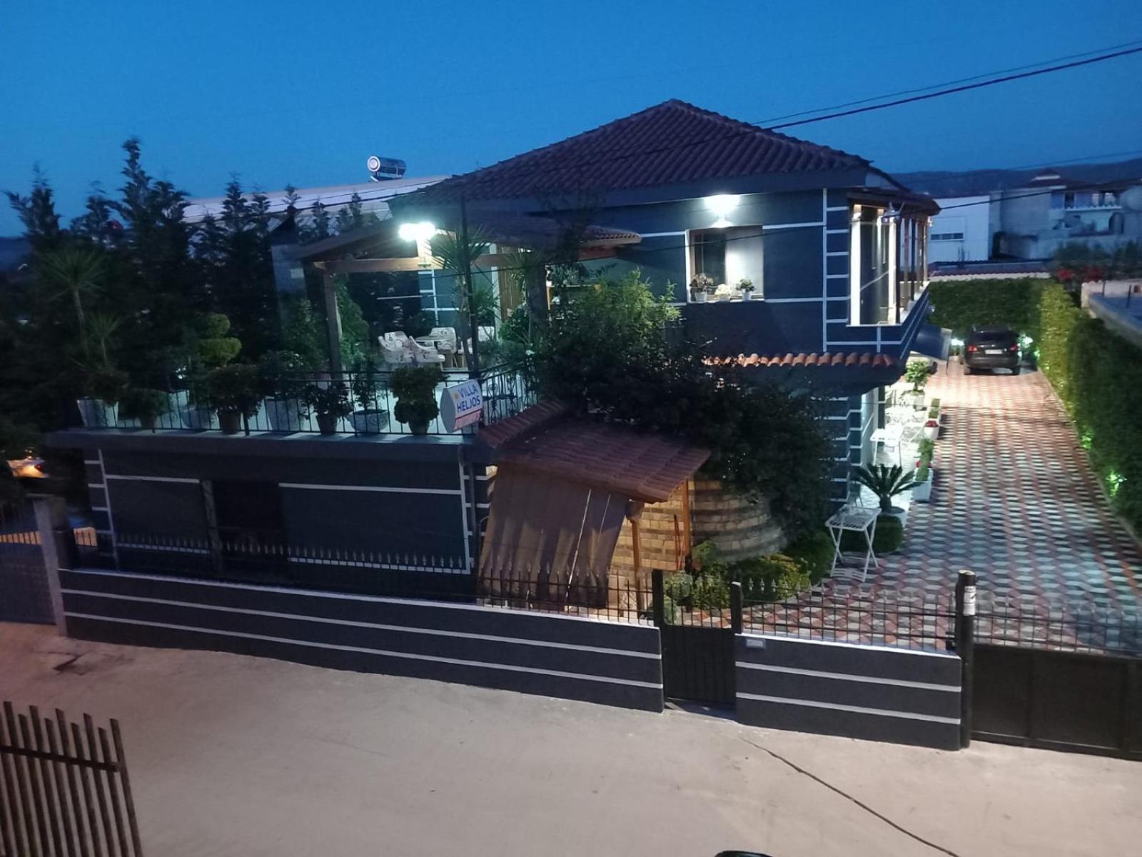 Villa Heljos Apartaments Vlorë Exteriör bild